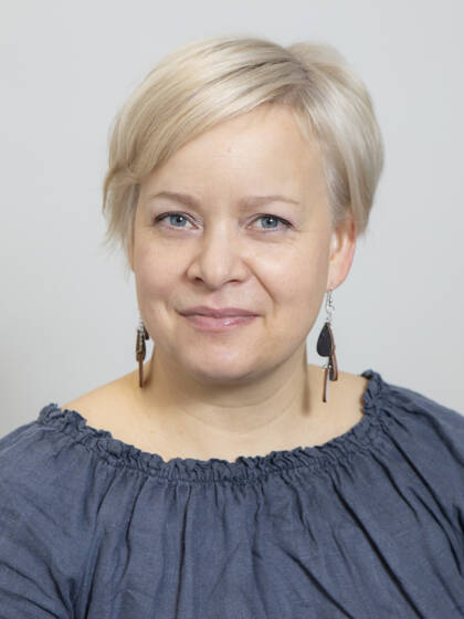 Lähikuvassa Sirpa Pesonen.