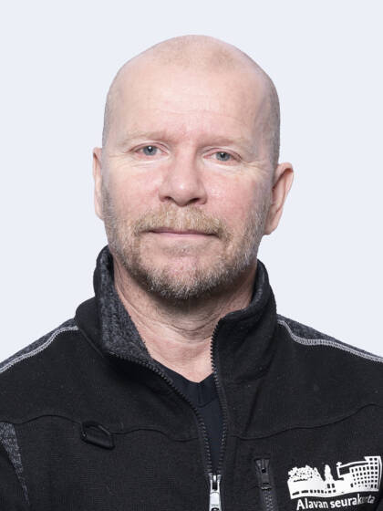Lähikuvassa Ari Savolainen.
