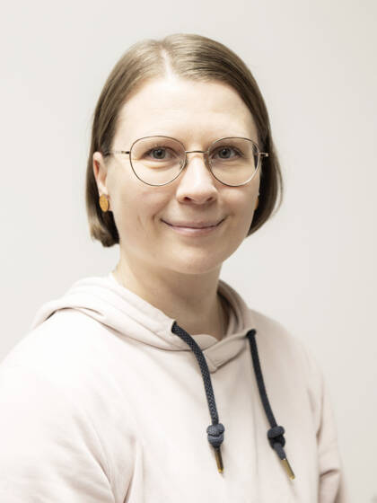 Lähikuvassa Tuija Turunen.