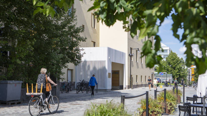 Postitalon seurakuntakeskus Museokadulla.