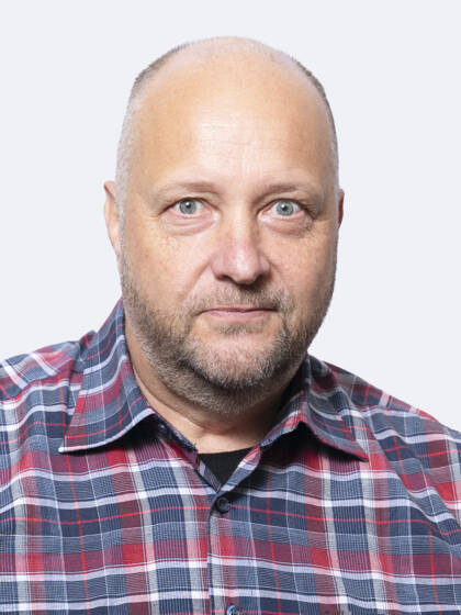 Lähikuvassa Timo Räty.