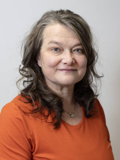 Lähikuvassa Leila Savolainen.