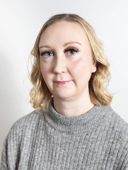 Lähikuvassa Nanny Viidanoja.