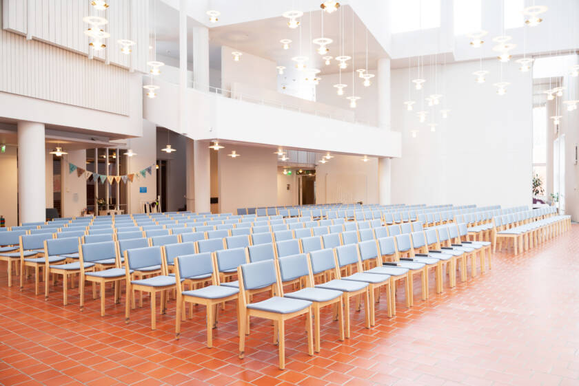 Männistön Pyhän Johanneksen kirkon kirkkosalin parvi