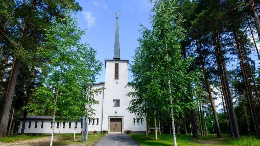 Säyneisen kirkon ulkokuva.