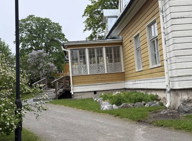 Vanha Pappila ulkoa kuvattuna