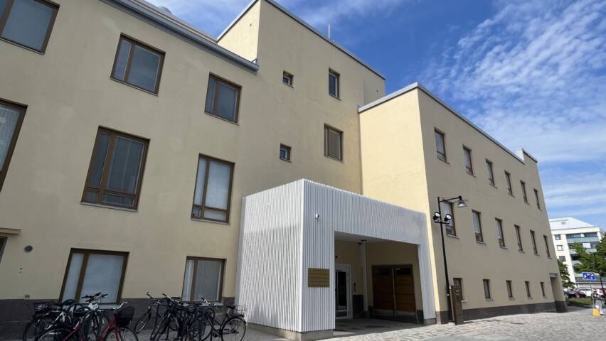 Postitalo Museokadulta.